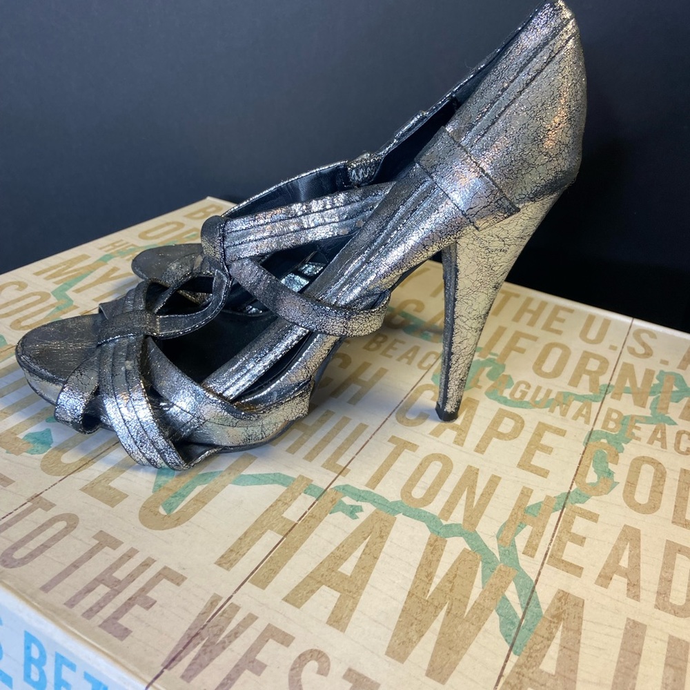 Gun metal silver 3 1/2” heels, size 8. Forever 21